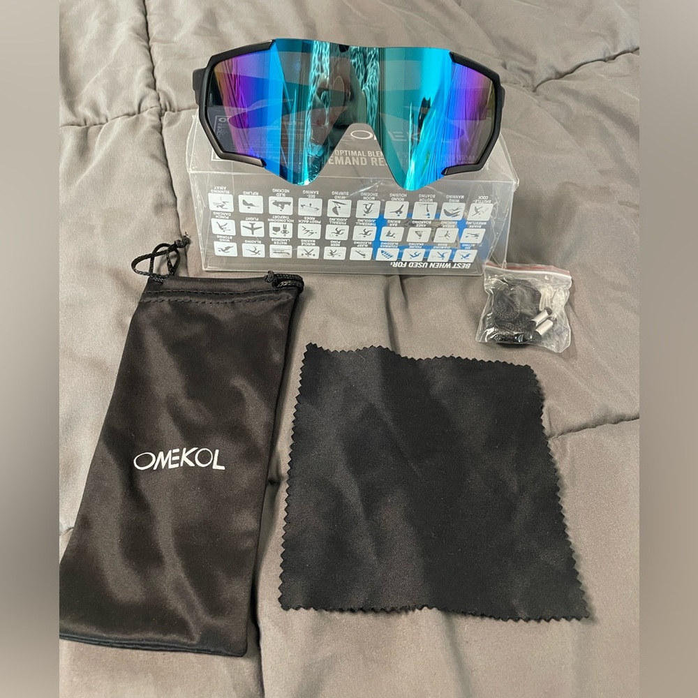 OMekol Oversized Sports Sunglasses – Blue Mirrored Lens – UV Protection